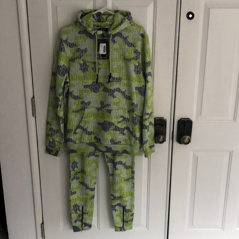 Man Official Camo Print Tracksuit